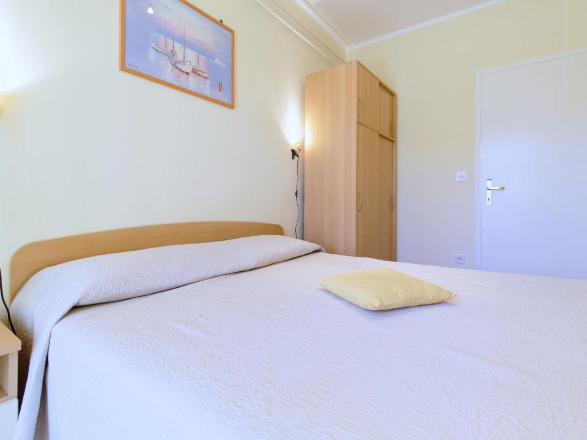 Apartments Marta By Rent Istria Novigrad  Exterior photo